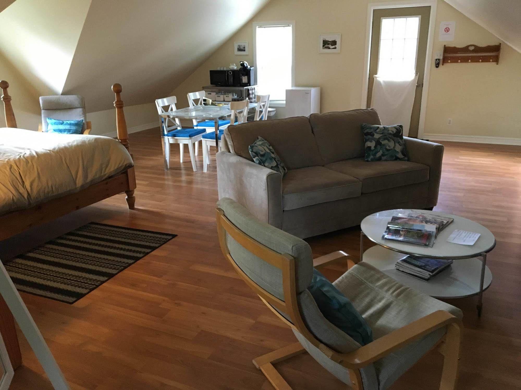 Merrickville Guest Suites Extérieur photo